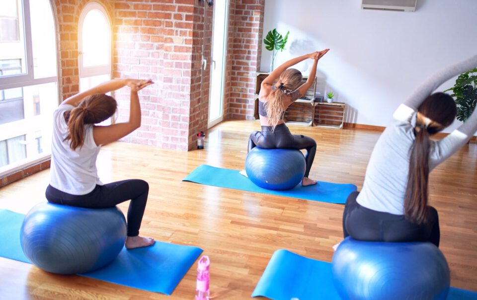 Yoga y estiramientos- ¿Cómo pueden mejorar tu entrenamiento?